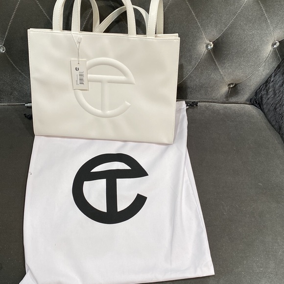 Brand new never been worn White Medium sized Telfar Bag - Picture 4 of 4